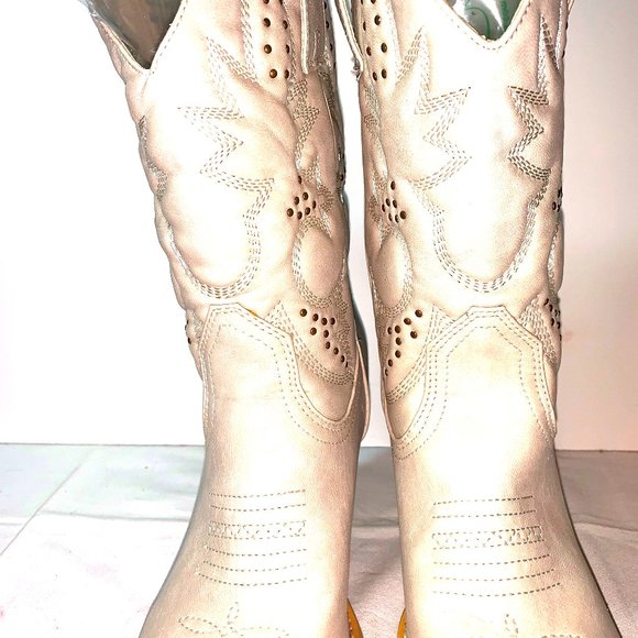 Very Volatile Western Inspired Womens Cowboy Boots Taupe Beige Size 7.5 EUC - Picture 6 of 14